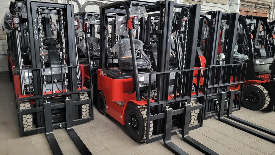 Тест-драйв складской техники на нашем складе в Волгограде